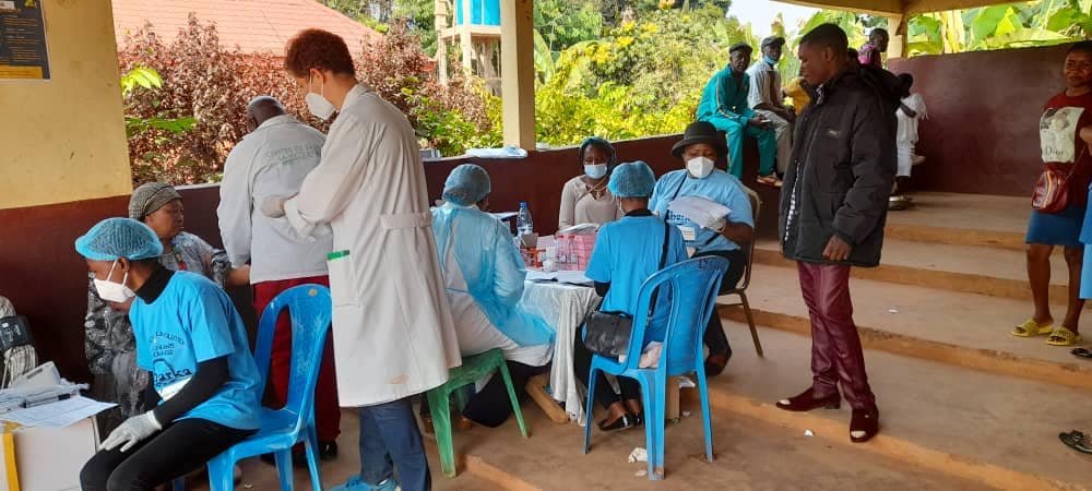 Jonathan Pavani: Un Voluntario Dedicado en el Hospital Protestante de Bangoua
