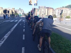 El Ciclismo Como Acción Climática: Cómo los Jóvenes de Europa Eligen la Bicicleta sobre el Avión – ABARKA ONGD