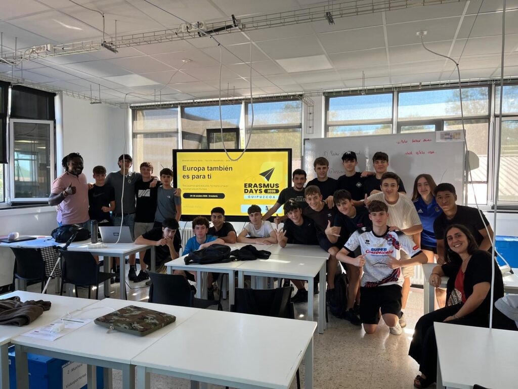 Foto de grupo del taller ErasmusDays en el CIFP Don Bosco LHII, 15 de octubre de 2026