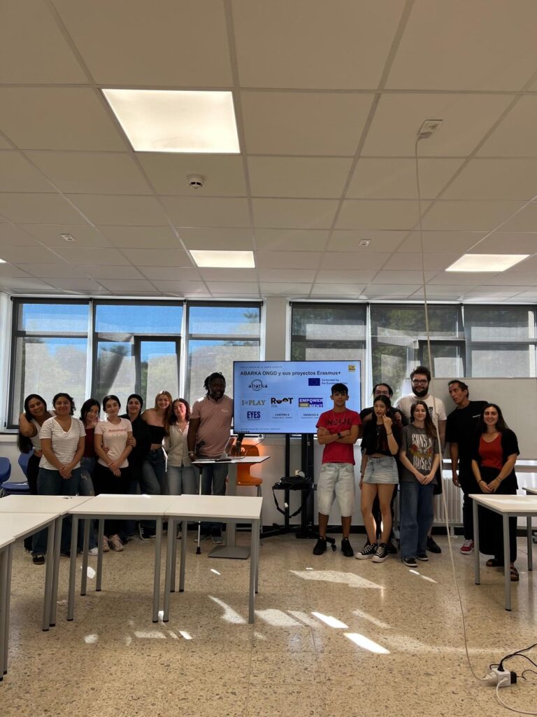 Foto de grupo del taller ErasmusDays con EmpowerHERment, 15 de octubre de 2026